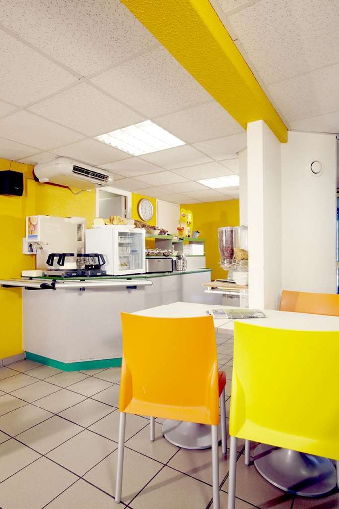 Premiere Classe Salon De Provence Restoran fotoğraf